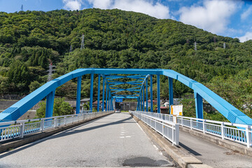 山の鉄橋
