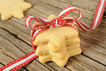 Star shaped cookies with red ribbon