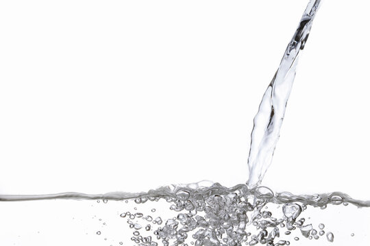 水を注ぐ