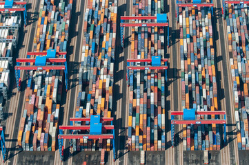 Container im Hamburger Hafen