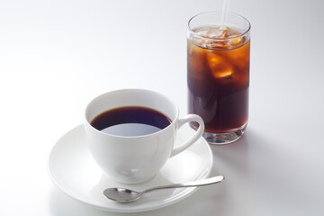 ホットコーヒーとアイスコーヒー