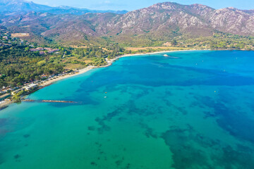 Luftaufnahme von Plage de La Roya in Saint Florent, Korsika, Frankreich