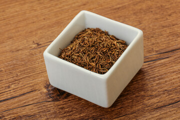Dry zeera seeds in the bowl