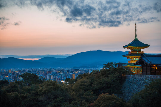 dawn at Kiyomizu dera temple in Kyoto