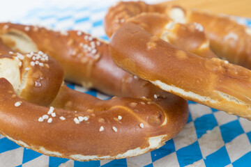 Two pretzel on a napkin