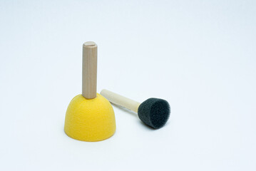 Sponge brush for children's creativity