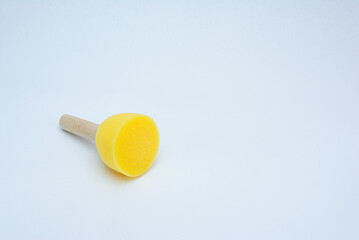 Sponge brush for children's creativity