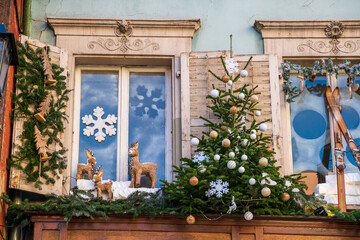 Fototapeta na wymiar Christmas decorations in the Christmas Market, Alsace, France