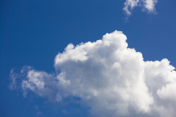 Fototapeta na wymiar 夏の空と雲