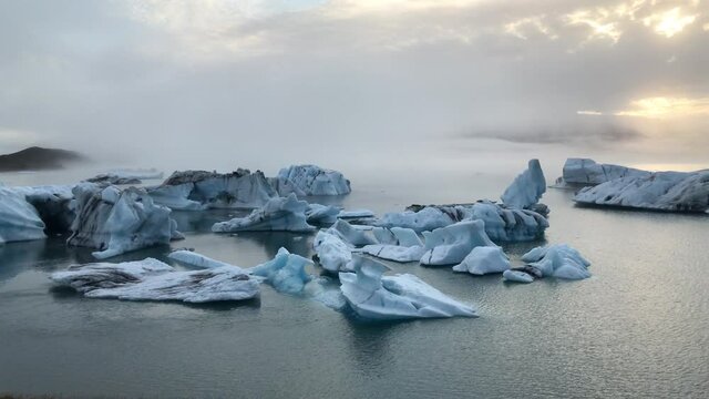 Jökulsárlón Glacion Lagoon Iceland - (4K)