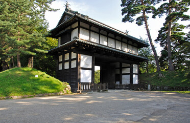 弘前・弘前城　南内門