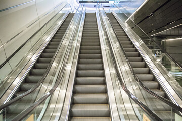 Fototapeta na wymiar escalator in the airport