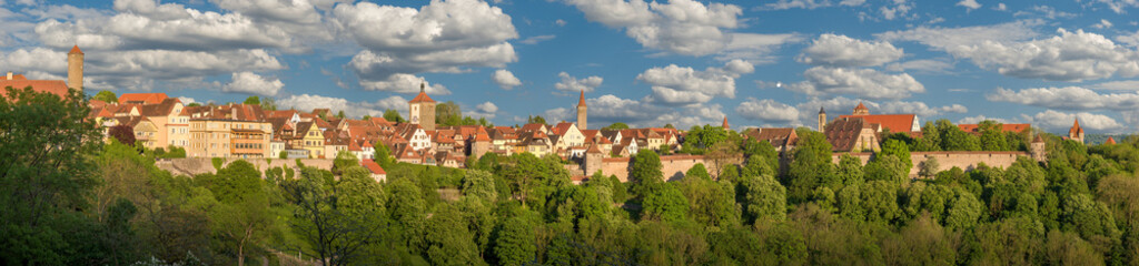 Fototapeta na wymiar Panoramaansicht der Altstadt von Rothenburg ob der Tauber
