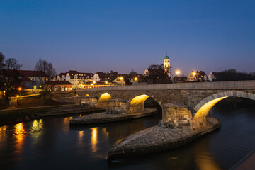 ponte sul Danubio, Regensburg - Baviera	