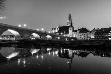 Regensburg e Danubio di sera	