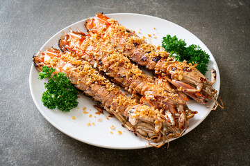 Fried Mantis Shrimp with Garlic