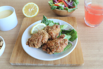 鶏肉の唐揚げ
