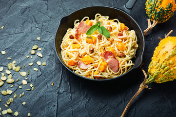 Pasta with pumpkin and bacon