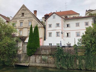 Häuser am Wehrgraben in der Altstadt von Steyr, Oberösterreich