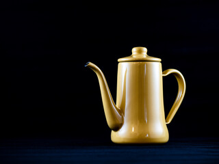 黄色いコーヒーポット