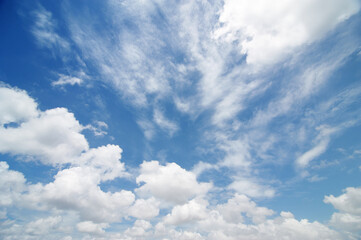 Naklejka premium blue sky with clouds