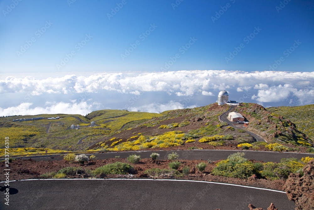 Wall mural clouds and La Palma observatories