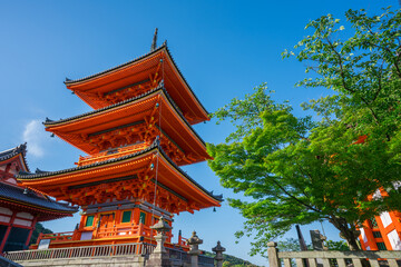 京都　清水寺の三重塔と新緑