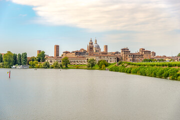 Fototapeta premium View at the City of Mantova (Mantua) with Lake Lago di Mezzo - Italy