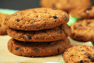 Fresh-baked cookies ready in the table