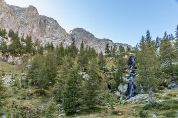 Fototapeta na wymiar Paysage de montagne dans le Mercantour