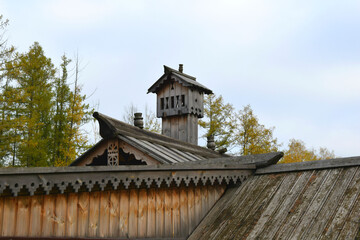 Fototapeta na wymiar wooden buildings in the countryside