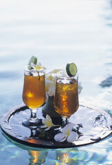 水上のアイスティー