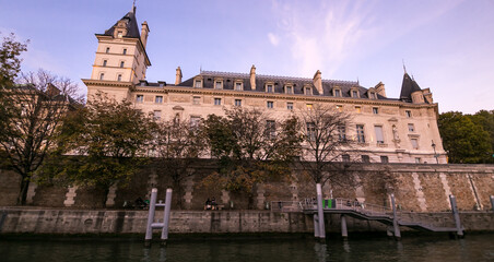 Obraz premium The Seine river at Sunset