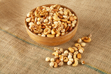 Cashews, pistachios, almonds, walnuts, hazelnuts. Mixed nuts.