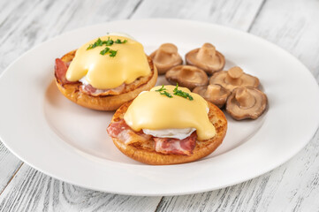 Eggs Benedict with bacon