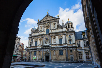 Fototapeta na wymiar ベルギー　アントワープの旧市街にあるセントチャールズボロメオ教会　Saint Carolus Borromeus Church