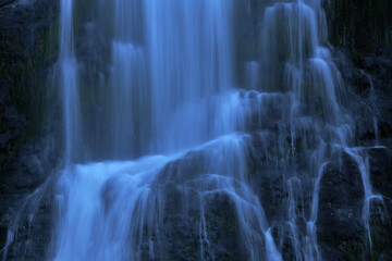 Obraz na płótnie Canvas Nahaufnahme eines Wasserfalles