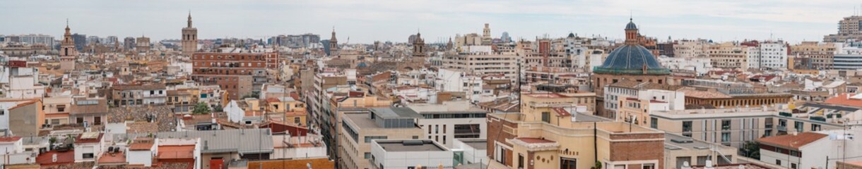 Fototapeta na wymiar Panoramic view of historical Valencia