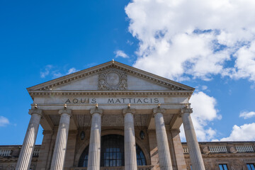Obraz premium Facade of the casino on Bowling Green in the state capital of Hesse, in Wiesbaden / Germany