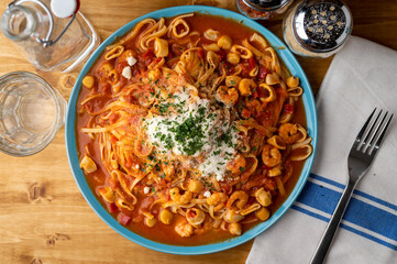 seafood tomato sauce pasta linguine