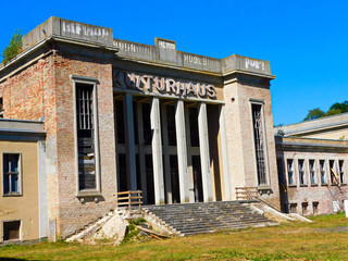 Fototapeta premium Ehemaliges Kulturhaus in Zinnowitz