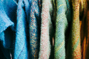 Tricots en laine mohair douce et colorée - Arrière plan matière couleur