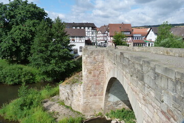 Fototapeta na wymiar Melsungen Brückenbogen Bartenwetzerbrücke Steinbrücke Fulda