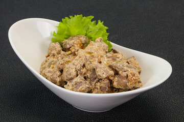 Chicken liver with cream and dry tomatoes