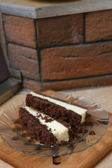 Cheesecake with chocolate crumble topping