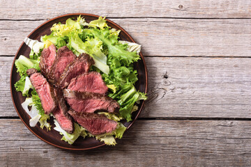 Salad with grilled beef medium roast