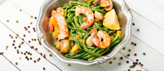 Shrimp with asparagus beans