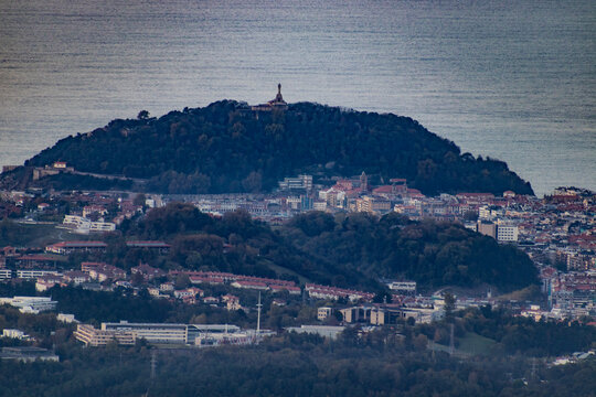 Urgul desde lo alto de Adarra
