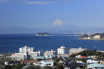 江ノ島と富士山