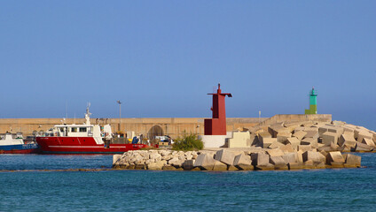 Puerto y faro de Villajoyosa, Alicante, España